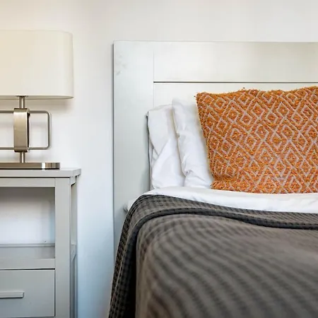 Fa - Fabulous Apartment With In And Outdoor Pool