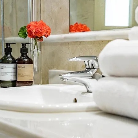 Fa - Fabulous Apartment With In And Outdoor Pool شقة *