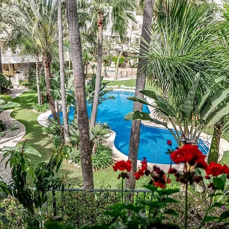 Fa - Fabulous Apartment With In And Outdoor Pool