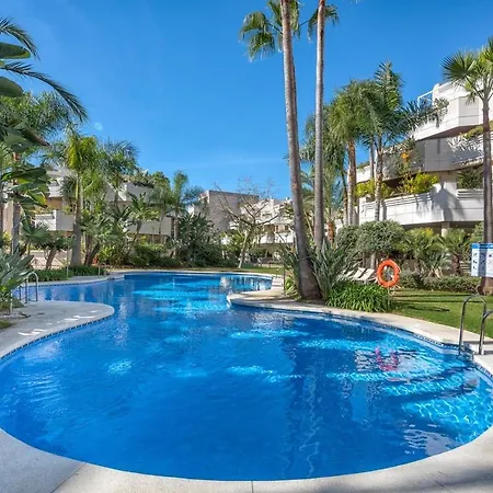 Fa - Fabulous Apartment With In And Outdoor Pool Marbella