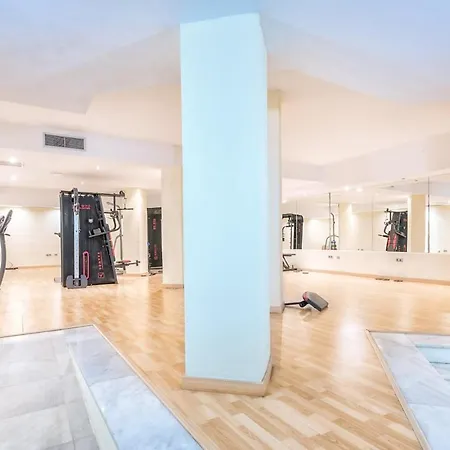 Fa - Fabulous Apartment With In And Outdoor Pool *