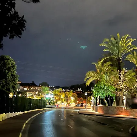 Fa - Fabulous Apartment With In And Outdoor Pool Apartman